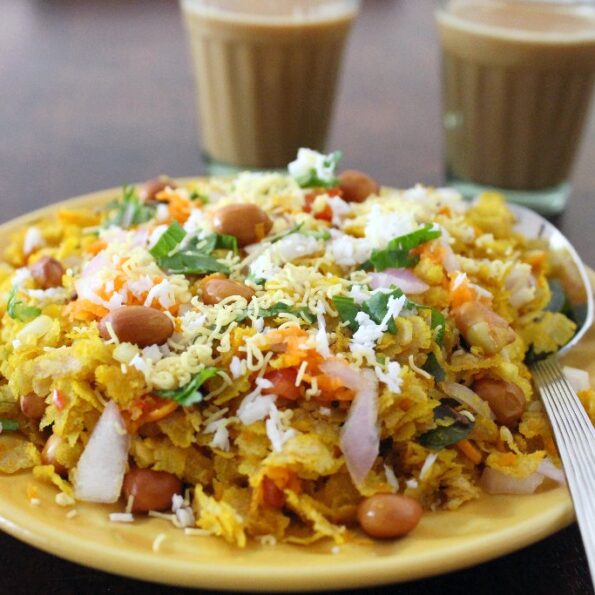 https://www.pontalo.net - Dadpe Pohe Recipe (Maharashtrian Poha)