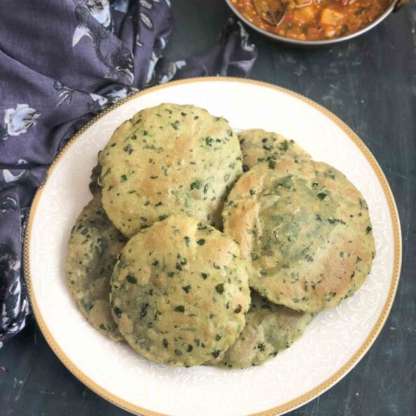 https://www.pontalo.net - Dahi Methi Puri Recipe - Fenugreek Leaves Puri With Yogurt