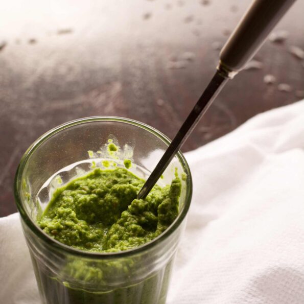 https://www.pontalo.net - Desiccated Coconut Coriander Chutney Recipe