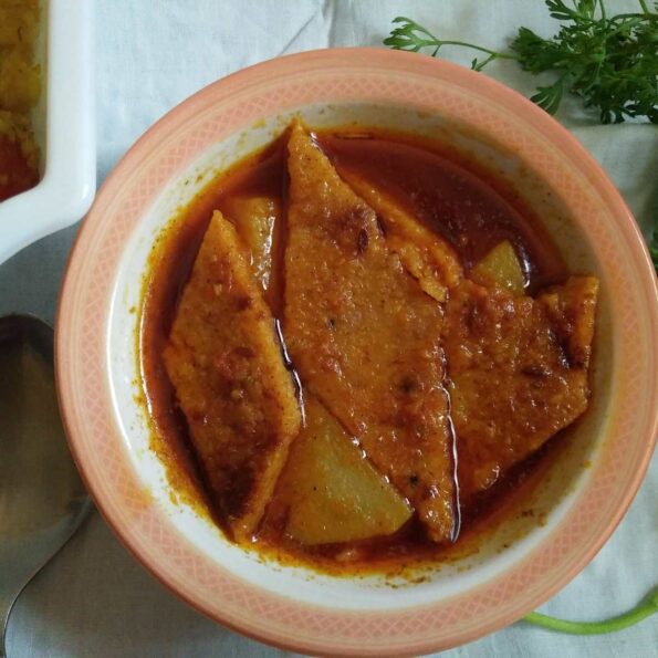 https://www.pontalo.net - Bengali Dhokar Dalna Recipe