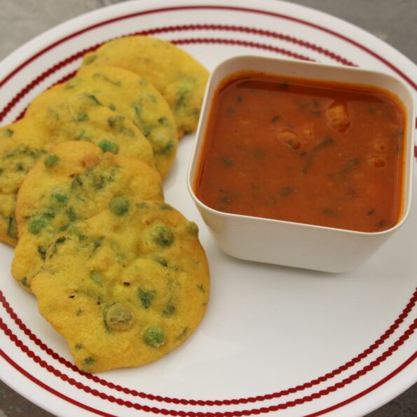 https://www.pontalo.net - Dhuska Recipe (Rice Fried Bread)