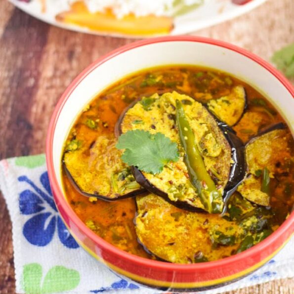 https://www.pontalo.net - Doi Begun Recipe (Bengali Style Fried Eggplant In Curd Gravy)