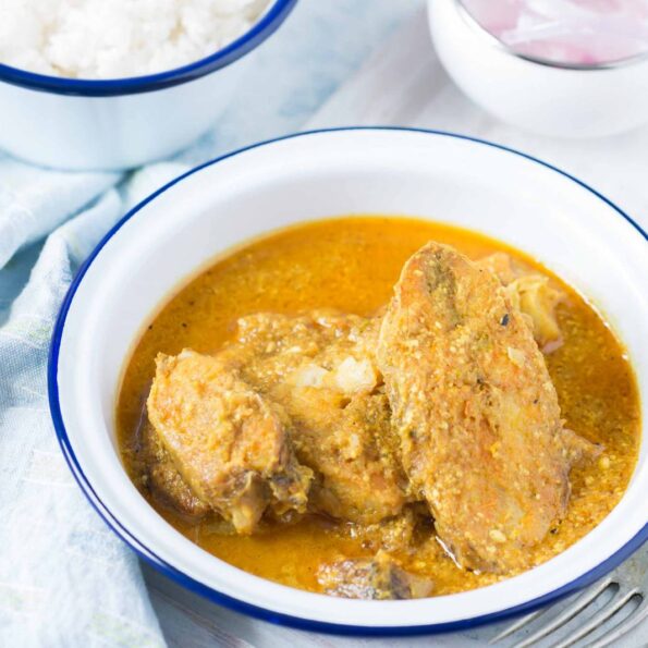 https://www.pontalo.net - Doi Bhetki Recipe - Bengali Style Yogurt Fish Curry