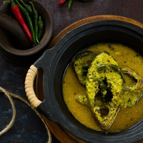 https://www.pontalo.net - Doi Ilish Recipe - Bengali Style Hilsa In Yogurt Gravy Recipe