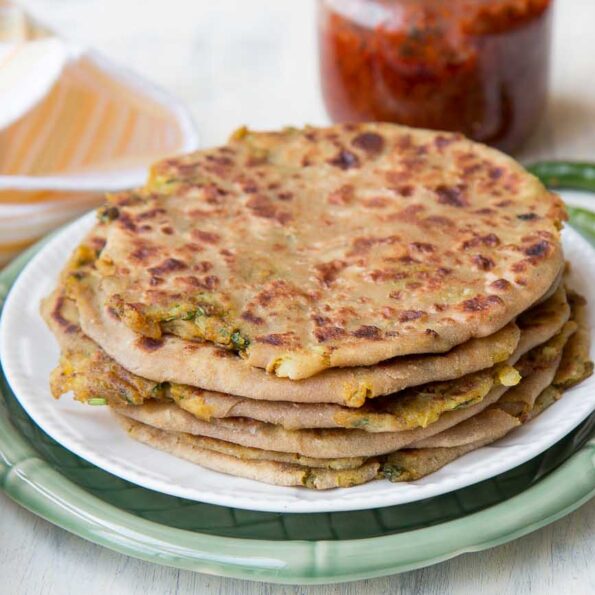 https://www.pontalo.net - पंजाबी आलू पराठा रेसिपी - Spiced Indian Potato Flatbread (Recipe In Hindi)