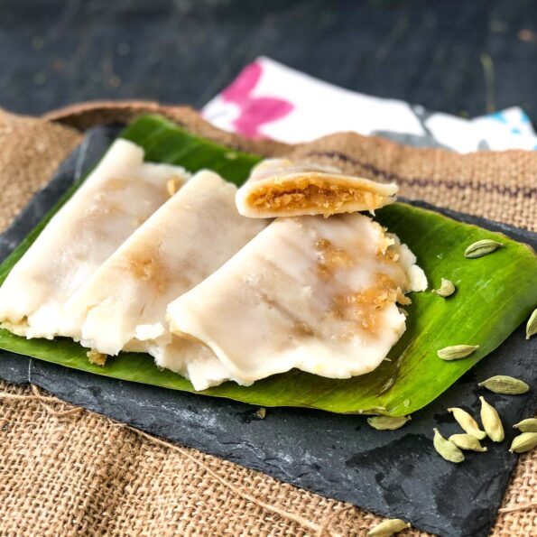 https://www.pontalo.net - Ella Ada Recipe-Steamed Rice Pancakes With Coconut & Jaggery Filling