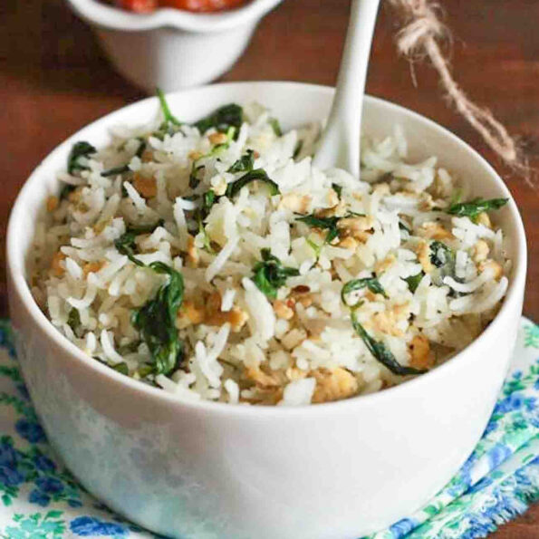 https://www.pontalo.net - Fenugreek & Egg Fried Rice Recipe (Anda Methi Chawal)