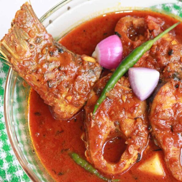 https://www.pontalo.net - Fish Molee Recipe - Kerala Style Fish Curry