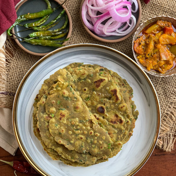 https://www.pontalo.net - Gehu Bajra Thepla Recipe - Bajra Masala Paratha