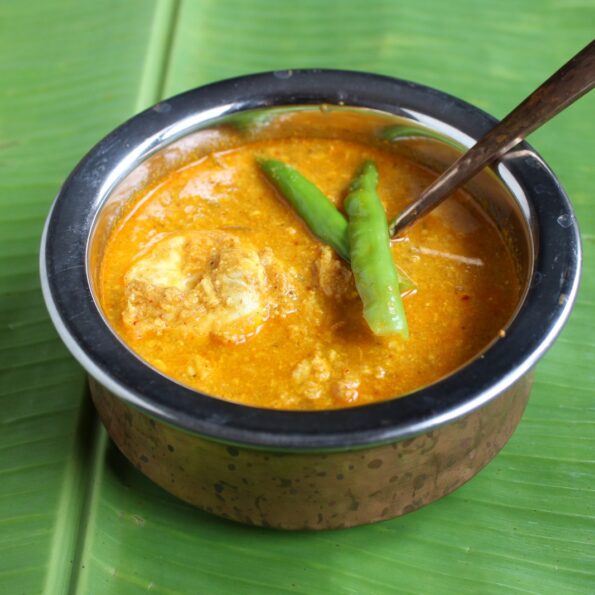 https://www.pontalo.net - Goan Egg Drop Curry Recipe