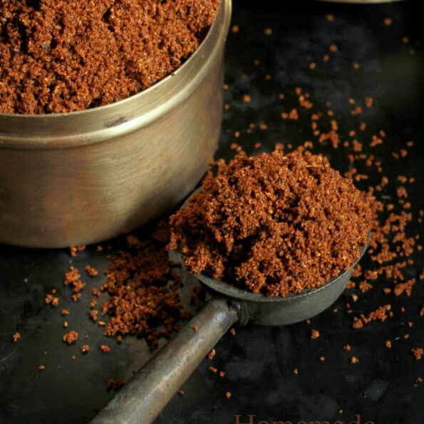 https://www.pontalo.net - Maharashtrian Goda Masala Powder Recipe