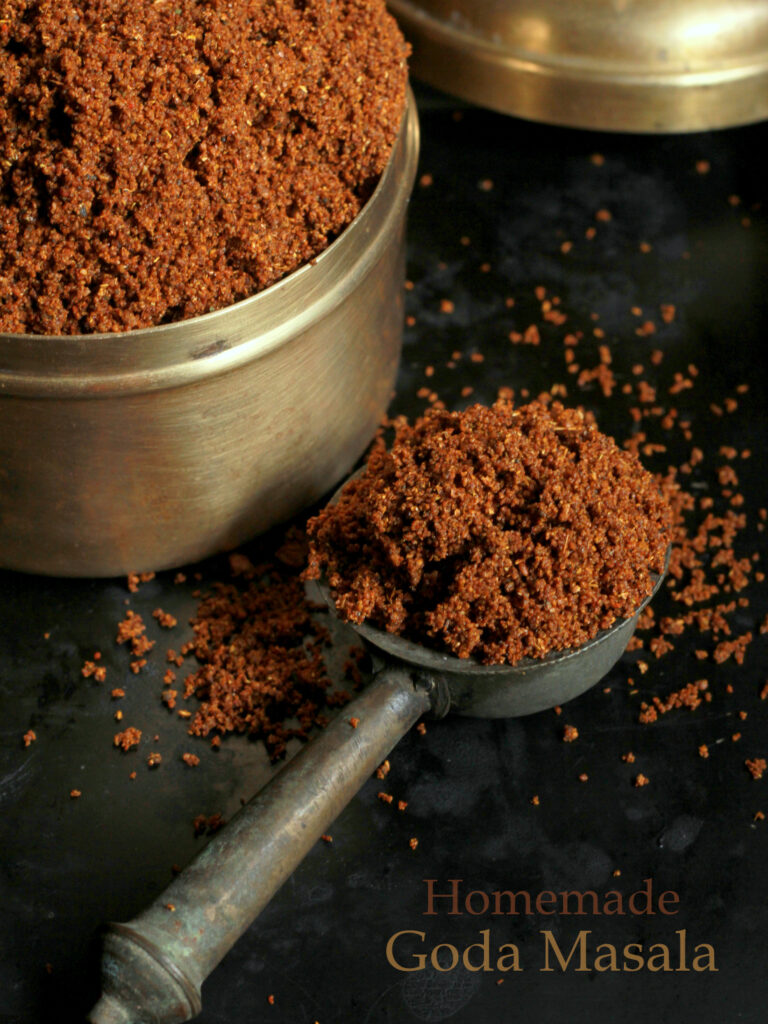 https://www.pontalo.net - Maharashtrian Goda Masala Powder Recipe