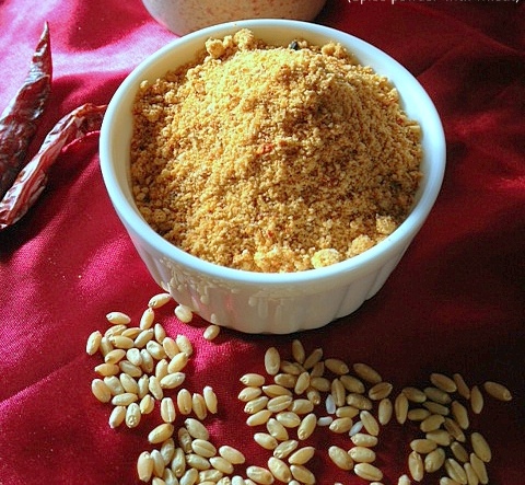 https://www.pontalo.net - Godhi Chutney Podi Recipe (Wheat Germ South Indian Spice Powder)