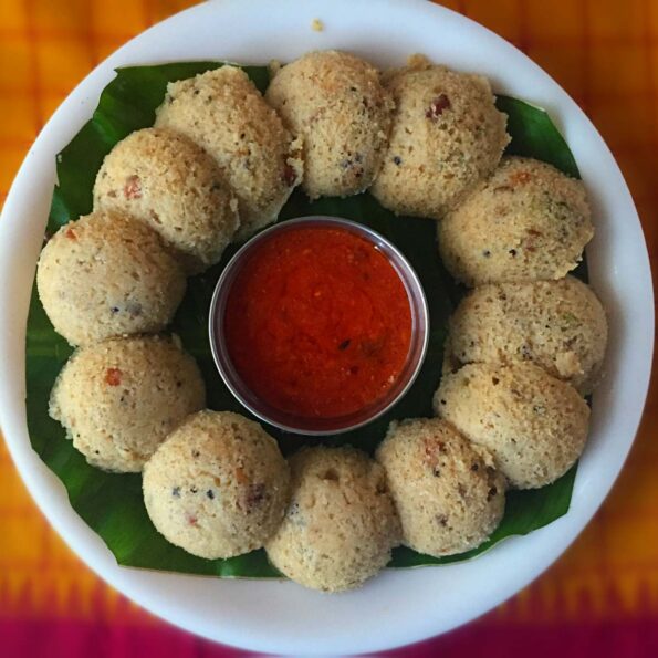 https://www.pontalo.net - Godhumai Idli Recipe (Instant Whole Wheat Flour Idli)