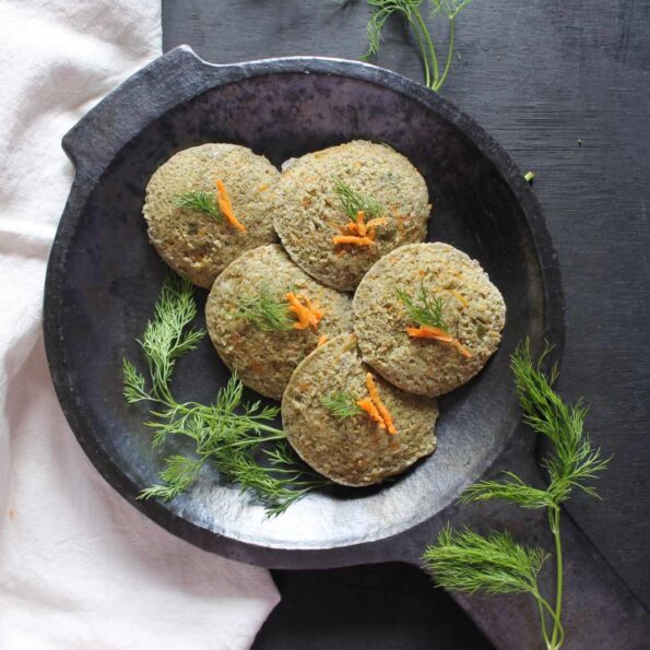 https://www.pontalo.net - Green Moong Dal And Vegetable Idli Recipe