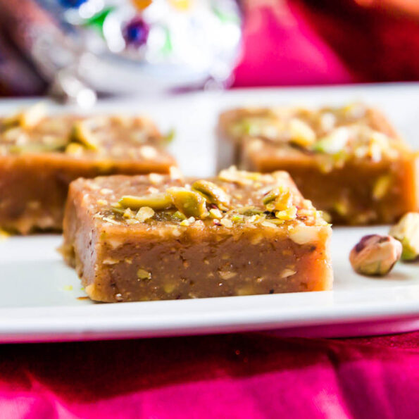 https://www.pontalo.net - Traditional Gujarati Mohanthal Recipe - Gram Flour Fudge with Nuts and Saffron