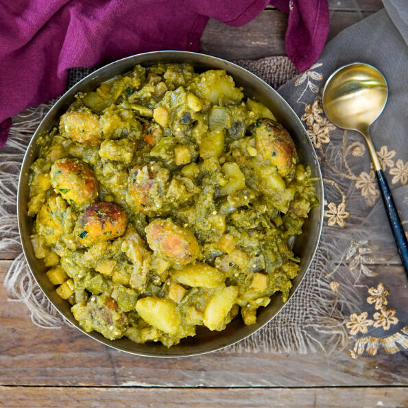 https://www.pontalo.net - Gujarati Undhiyu Recipe - Mixed Vegetable With Fenugreek Dumplings