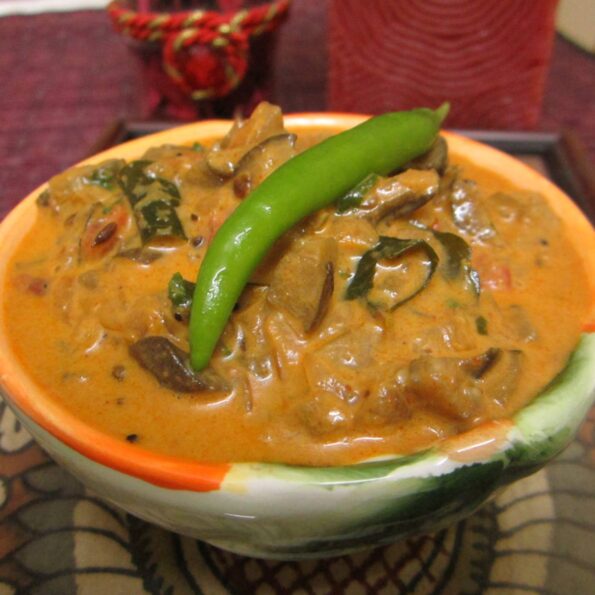 https://www.pontalo.net - केरला स्टाइल बैंगन करी रेसिपी - Kerala Style Eggplant Curry (Recipe In Hindi)