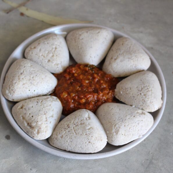 https://www.pontalo.net - Horsegram And Foxtail Millet Idli Recipe