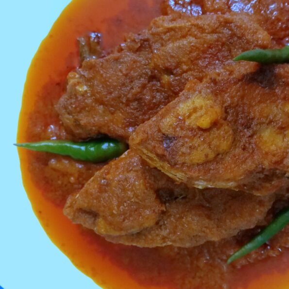 https://www.pontalo.net - Ilish Macher Korma Recipe - Hilsa Fish Curry In Rich Gravy