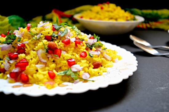 https://www.pontalo.net - Indori Poha Recipe