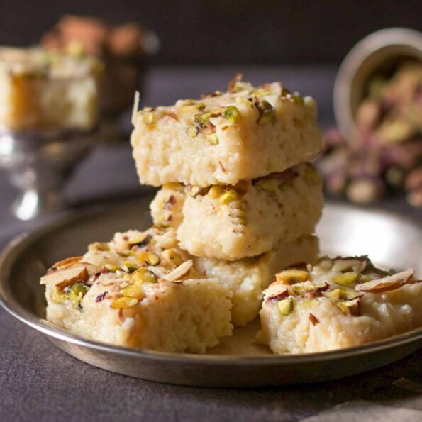 https://www.pontalo.net - Instant Kalakand Recipe -Indian Festive Sweet Recipe