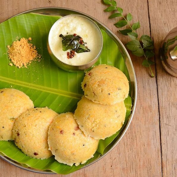 https://www.pontalo.net - Instant Oats Rava Idli Recipe