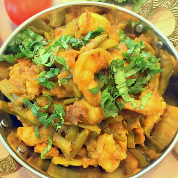 https://www.pontalo.net - Jhinga Gawar Recipe -Shrimps & Cluster Beans Sabzi