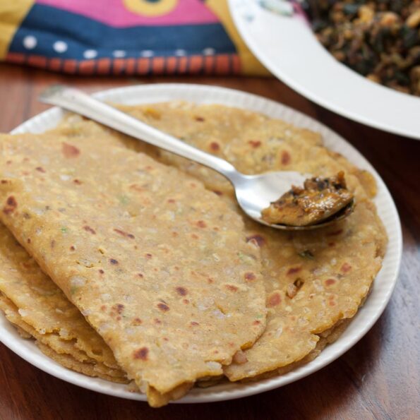 https://www.pontalo.net - Jowar Atta Pyaz Thepla Recipe – Sorghum Wheat Onion Thepla