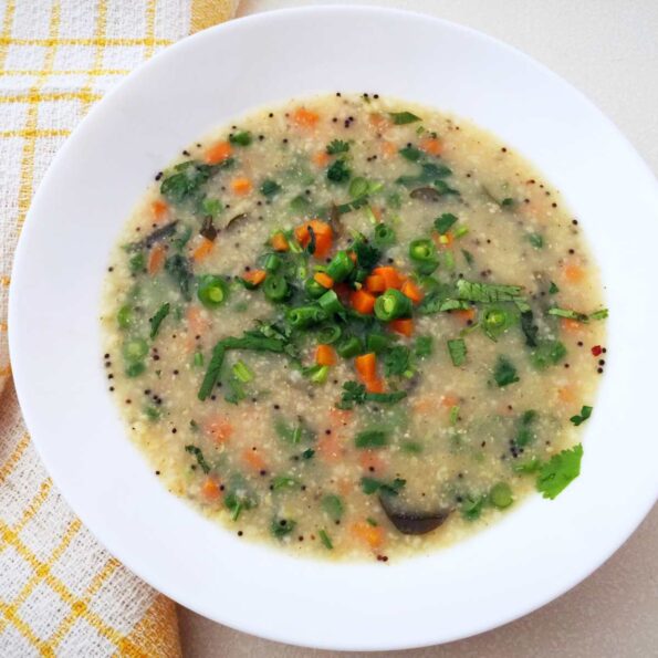 https://www.pontalo.net - Jowar and Vegetable Porridge Recipe