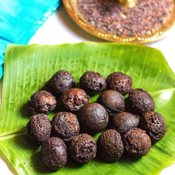 https://www.pontalo.net - Kavuni Arisi Paniyaram Recipe (Black Rice Paniyaram Recipe)