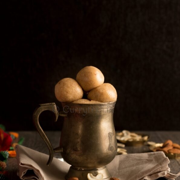 https://www.pontalo.net - Kaju Badam Ladoo Recipe