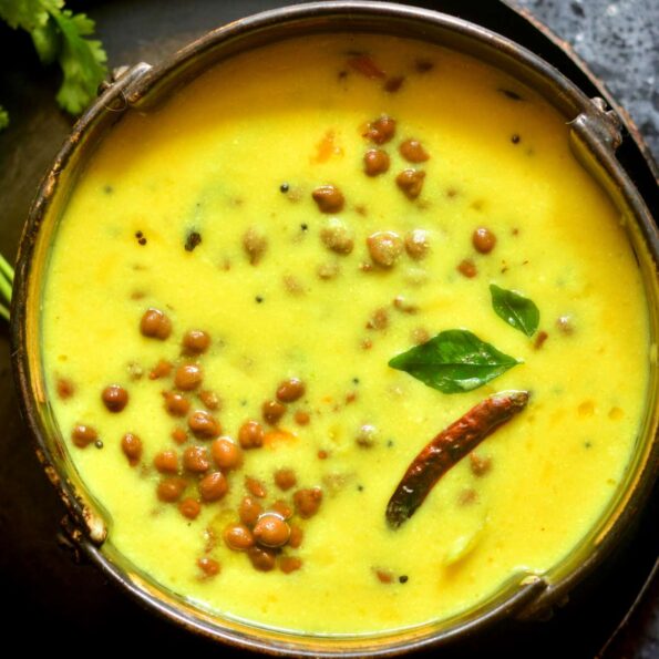 https://www.pontalo.net - Kale Chane Ki Kadhi Recipe - Black Chickpea Kadhi