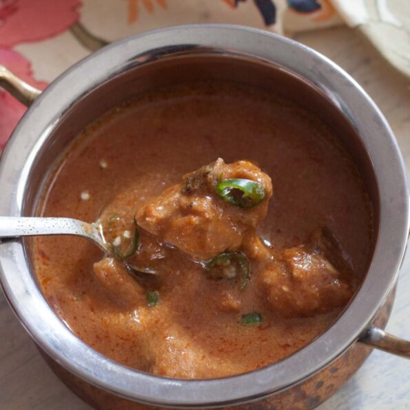 https://www.pontalo.net - Karnataka Style Chicken Saaru Recipe