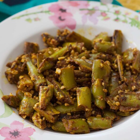 https://www.pontalo.net - Mirch Ki Sabzi Recipe With Roasted Peanuts