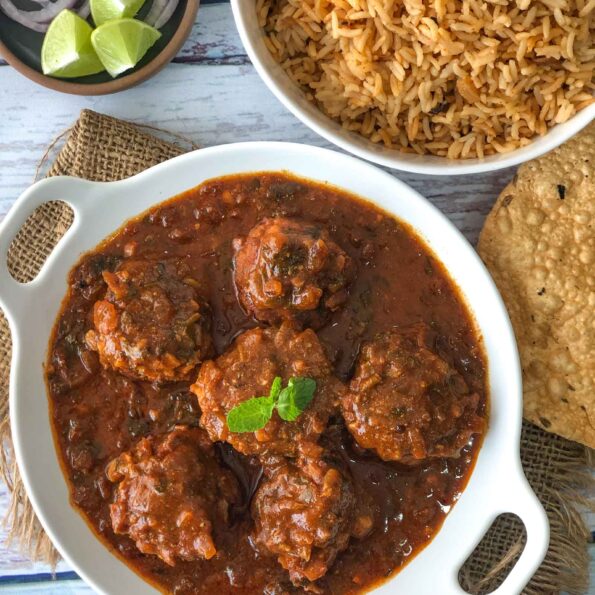 https://www.pontalo.net - Keeme Ja Bhalla Recipe - Sindhi Mutton Keema Balls In Gravy