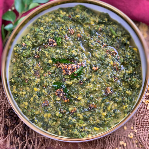 https://www.pontalo.net - Milagu Keerai Poricha Kootu Recipe - Palak And Moong Dal Kootu