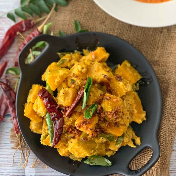 https://www.pontalo.net - Pumpkin Erissery Recipe - Kerala Pumpkin Coconut Curry