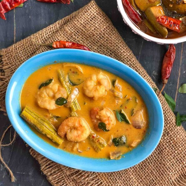 https://www.pontalo.net - Chemmeen Muringakka Curry Recipe -Prawn Drumstick Curry