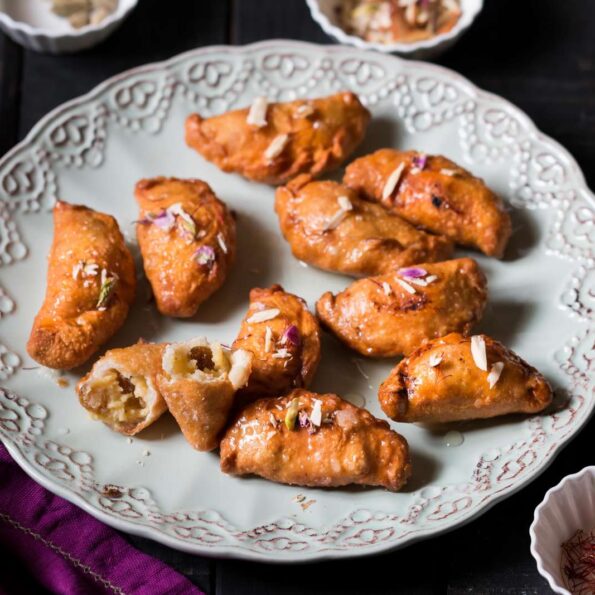 https://www.pontalo.net - Kesar Mawa Gujiya Recipe- Gujiya Stuffed With Saffron