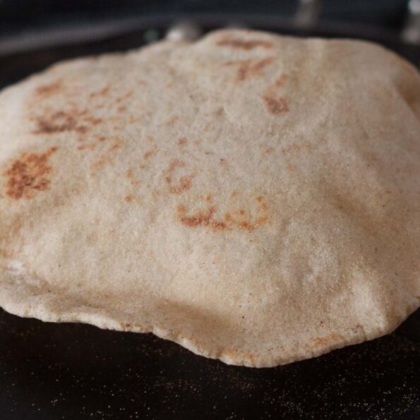 https://www.pontalo.net - Khamiri Roti Recipe