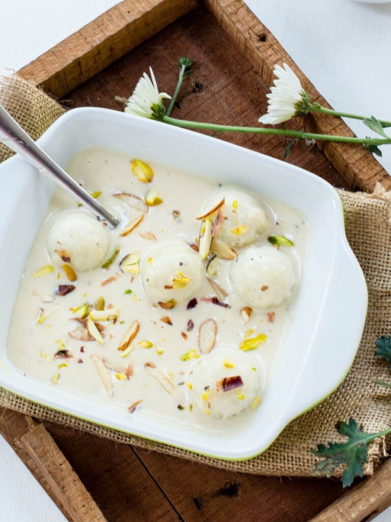 https://www.pontalo.net - Khira Gaintha Recipe - Rice Dumplings In Sweetened Milk