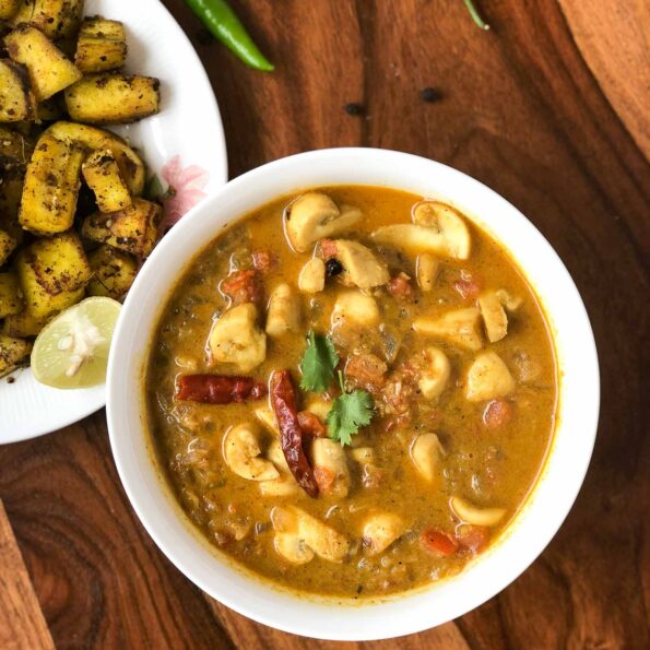 https://www.pontalo.net - कुर्ग स्टाइल मशरुम करी रेसिपी - Coorg Style Mushroom Curry Recipe