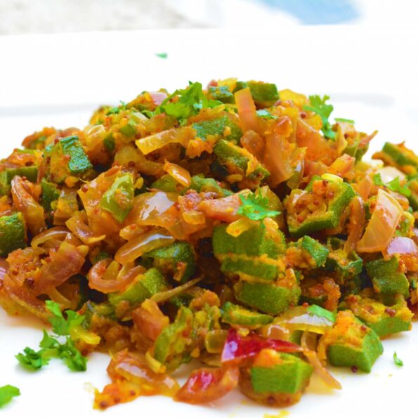 https://www.pontalo.net - Kurkuri Bhindi And Onion Masala Recipe