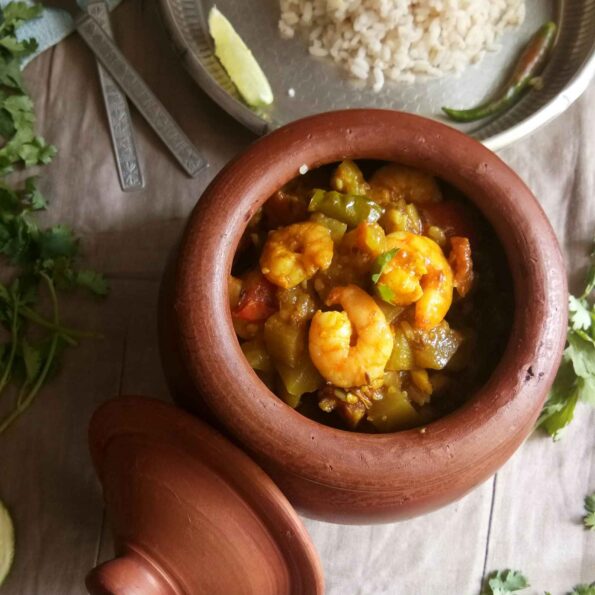 https://www.pontalo.net - Lau Chingri Recipe (Bottle Gourd And Shrimp Curry)