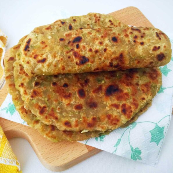 https://www.pontalo.net - Lauki Paratha Recipe - Bottle Gourd Flatbread