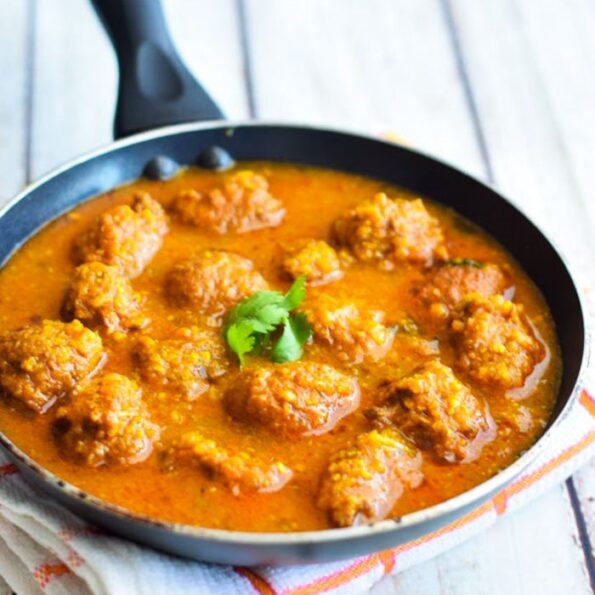 https://www.pontalo.net - Lauki Ke Kofta Curry Flavoured With Kasuri Methi