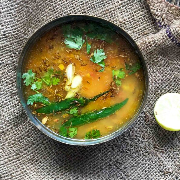 https://www.pontalo.net - Lehsuni Moong Dal Tadka Recipe