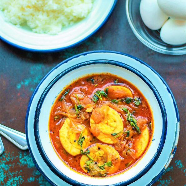 https://www.pontalo.net - Muttai Kuzhambu Recipe - South Indian Egg Curry