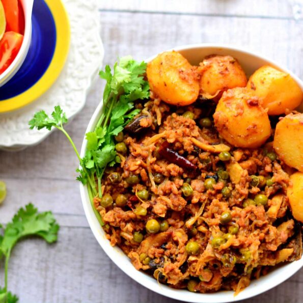 https://www.pontalo.net - Mutton Matar Keema Recipe -Minced Mutton With Green Peas